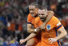 Holanda remonta para vencer a Turquía en la Eurocopa