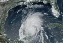Beryl deja dos muertos y 2.5 millones sin electricidad en Texas Beryl deja dos muertos y 2.5 millones sin electricidad en Texas