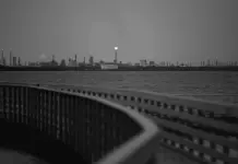 Impacto Inminente del Huracán Beryl en Texas