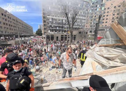 Fotogalería | Ataque ruso en hospital infantil de Kiev deja 10 muertos y 35 heridos