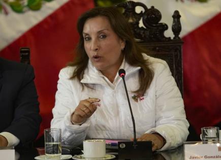 Declaraciones de la presidenta de Perú sobre cirugía plástica y más