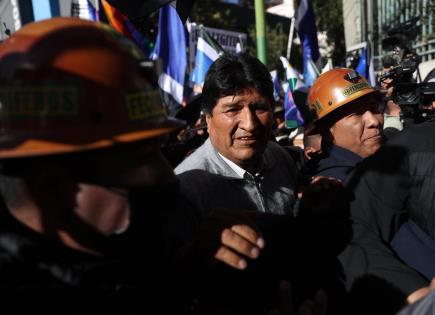 Evo Morales llega al Tribunal Supremo Electoral en La Paz
