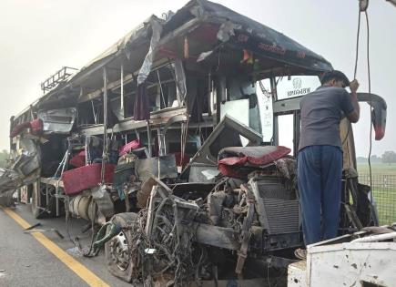 Trágico accidente de autobús en India deja 18 muertos