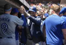 Azulejos de Toronto se imponen a Gigantes de San Francisco