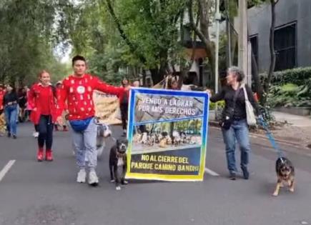 Vecinos y animales de compañía exigen la reapertura del Parque Canino en Polanco