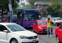 Sem&aacute;foros Humanos: Una Nueva Realidad en CDMX