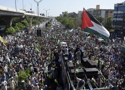 Manifestación de Islamistas en Pakistán contra ataques en Gaza