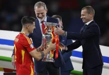 Felipe VI felicita a los campeones de la Eurocopa