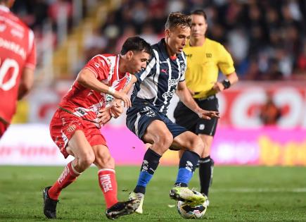 Monterrey vence a Necaxa 1-0 con polémica arbitral
