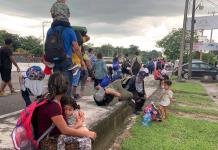 Caravana migrante descansa en Ciudad Hidalgo, Chiapas