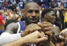 Lebron James y su hijo Broony en Los Angeles Lakers