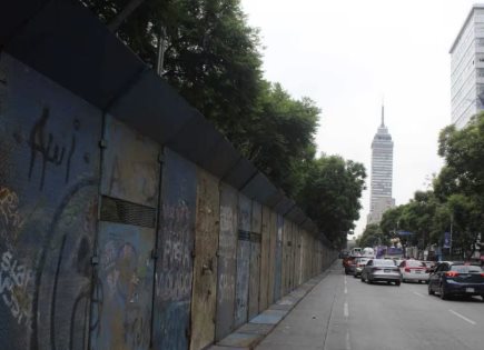 Vallas en Alameda Central y Bellas Artes para proyecto de mantenimiento: Martí Batres