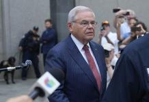 Renuncia del senador Bob Menendez tras juicio por corrupción política