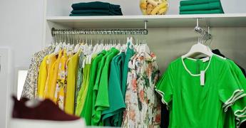 La moda se tiñe de verde: tendencias y estilos