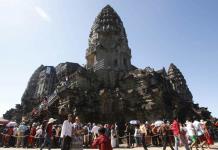 Muere una persona al caer un árbol en el complejo de templos de Angkor, en Camboya