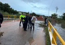 VIDEO | Evacuan a familias en Palma de la Cruz por riesgo de desbordamiento del R&iacute;o Santiago