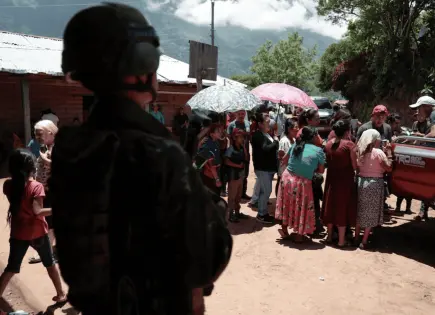 Familias chiapanecas buscan refugio en Guatemala por violencia