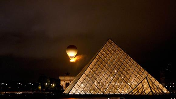 Fotos | París 2024 sorprende al mundo con encendido del pebetero olímpico