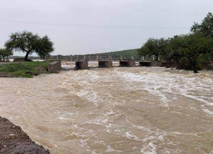 Comunidad de Charcas vive inundación atípica tras lluvias