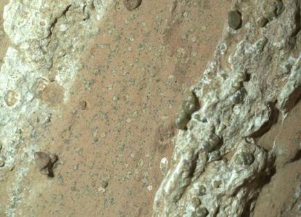 Habría vida microbiana en una roca de Marte
