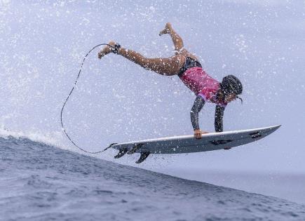 Comienzan Competencias Olímpicas de Surf en Tahití