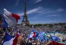 Atracciones en el Estadio Torre Eiffel durante los Juegos Olímpicos