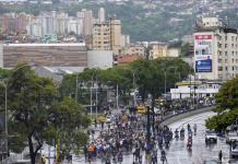 Protestas masivas en Caracas contra reelección de Maduro