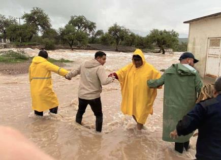 Suman 100 personas evacuadas y 50 viviendas dañadas tras lluvias: CEPC