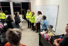 Evac&uacute;an a 10 familias de Palma de la Cruz ante riesgo por el R&iacute;o Santiago