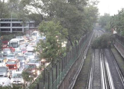 Fuerte lluvia y caos vial en Ciudad de México