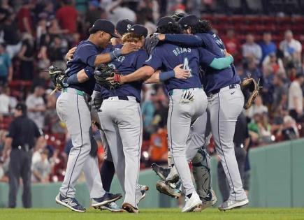 Triunfo de los Marineros de Seattle en juego contra los Medias Rojas de Boston