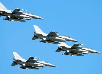 Ucrania recibe los primeros cazas F-16 
