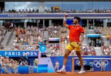 Alcaraz elimina a Paul en el tenis olímpico y el reinante campeón Zverev cae ante Musetti