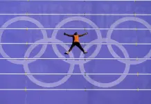 El Sonido de la Campana de Par&iacute;s 2024: Un Honor para los Ganadores