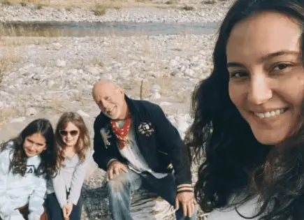 Esposa de Bruce Willis responde a críticas