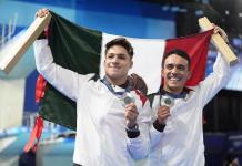 Mexicanos conquistan medalla de plata en clavados olímpicos