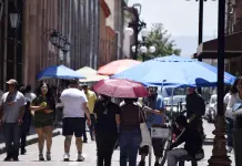 Disminuye 10 por ciento actividad comercial en Centro Histórico