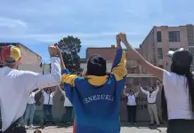 Venezolanos radicados en SLP se manifiestan en Fundadores Venezolanos radicados en SLP se manifiestan en Fundadores