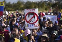 Alertan por suspensión de hecho de garantías constitucionales en Venezuela