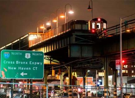 Asisten a turistas mexicanas empujadas a vías del Metro de Nueva York