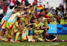 España remonta y va por el oro en futbol olímpico