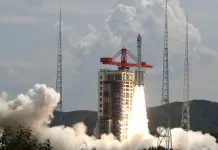 China lanza cohete con constelaci&oacute;n de sat&eacute;lites