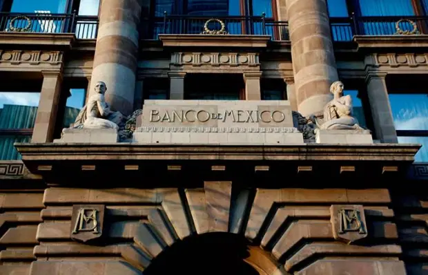 Banco de M&eacute;xico descarta impacto de crisis petrolera en gasolina