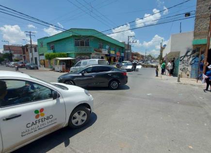 Bloquean avenida Pánfilo Natera por falta de agua