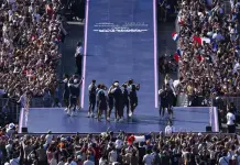 Atletas disfrutan de la experiencia ol&iacute;mpica en Par&iacute;s