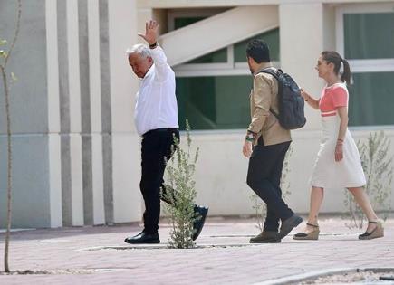 AMLO y Claudia supervisan hospital