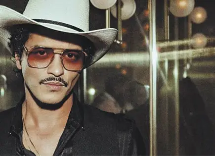 Bruno Mars y artistas latinos respaldan a Bad Bunny en su participación en el Super Bowl Bruno Mars y artistas latinos respaldan a Bad Bunny en su participación en el Super Bowl