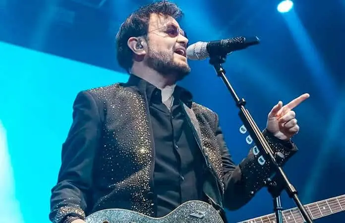 Aleks Syntek reprograma su gira completa por motivos de salud