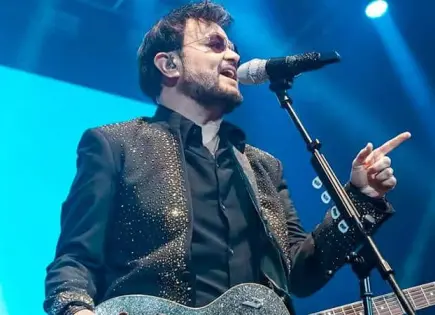 Aleks Syntek reprograma su gira completa por motivos de salud