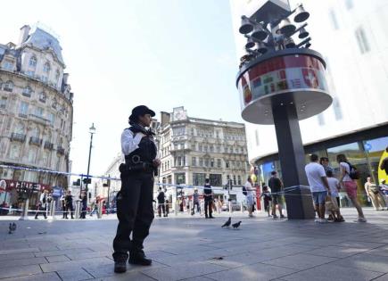 Arrestan a hombre tras apuñalamiento de niña y mujer en centro de Londres